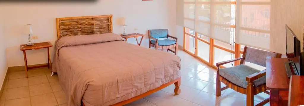 Guest room with a double bed